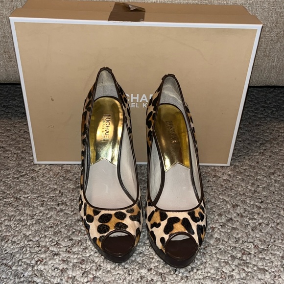 Micheal Kors cowhide leopard platform peep toes heels - Picture 2 of 4